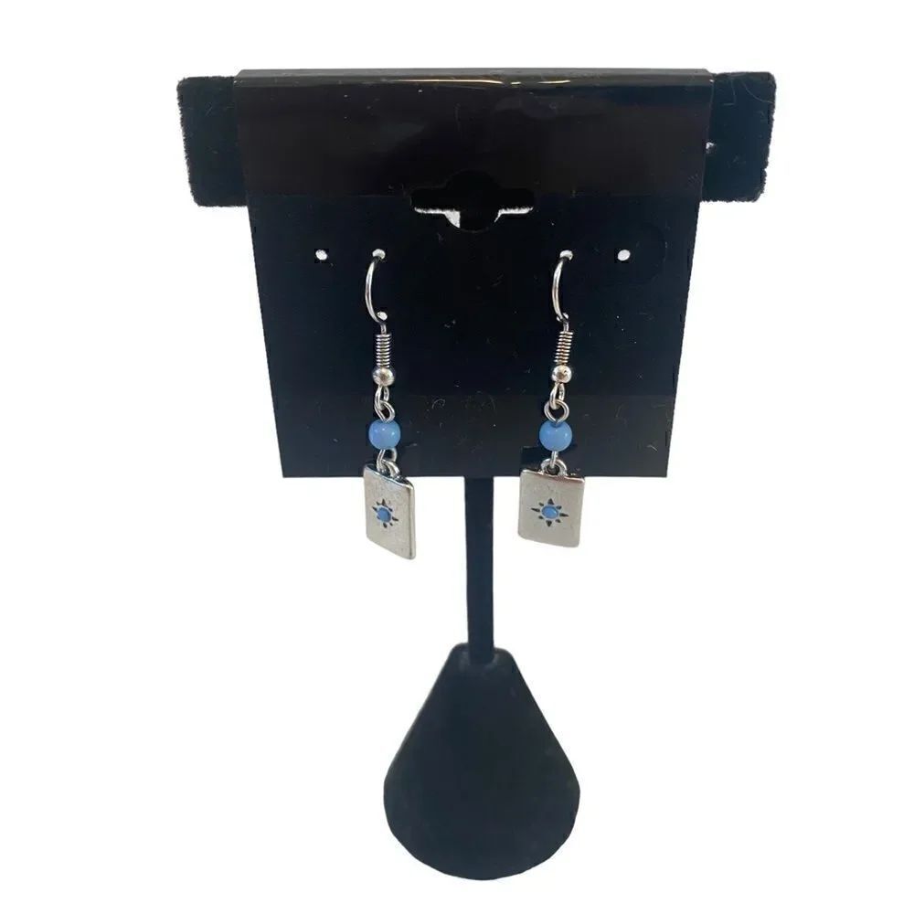 Lucky Brand Southwestern Style Silver Toned Drop Earrings.